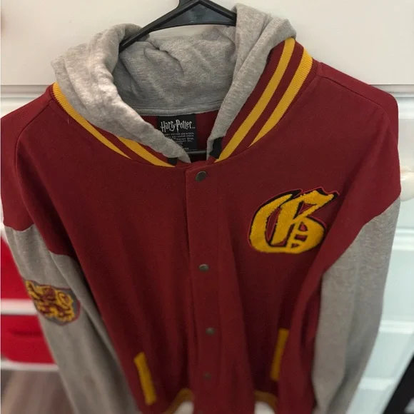 Warner Bros. Red and Gray Harry Potter Jacket - Picture 1 of 4